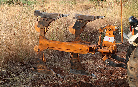 Mechanical Plough